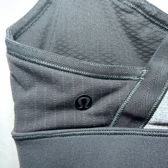 Lululemon Breathe In Tank- Heathered Black/Conductor Stripe Deep Coal Size 6 - Picture 5 of 6